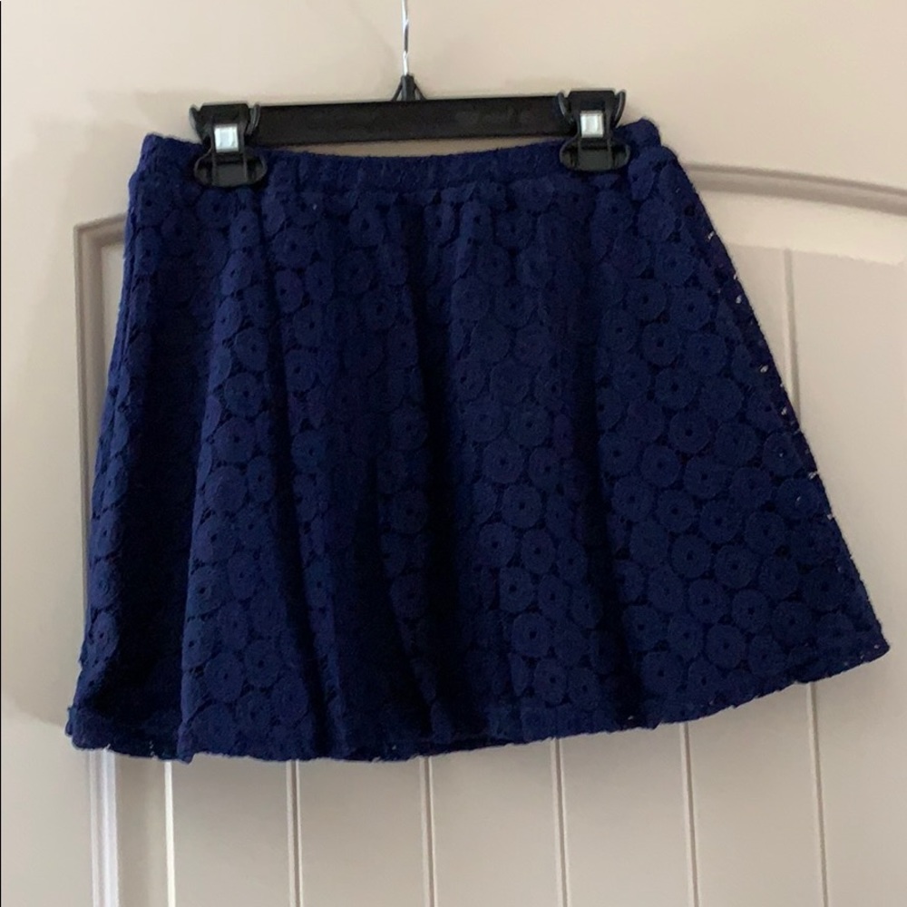 Forever 21 Girls lined navy lace skirt size 11-12.